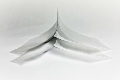 AUF-LEISEN-SCHWINGEN